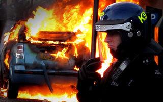 Franța: 1200 de mașini au fost incendiate de Revelion
