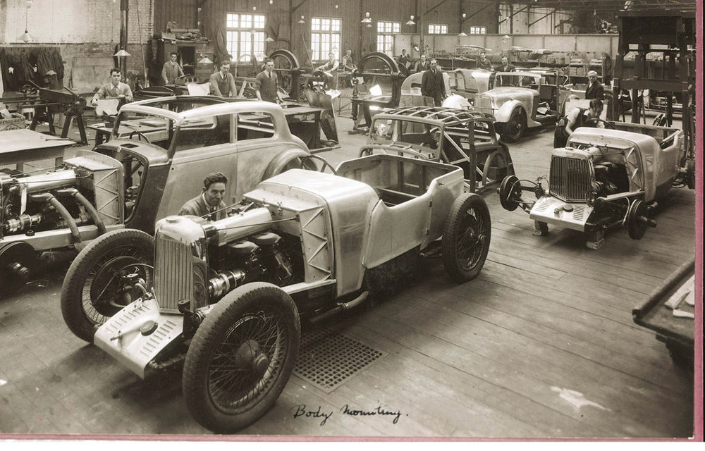 POVEŞTI AUTO: 100 de ani de Aston Martin - între faliment şi One-77 - Poza 7