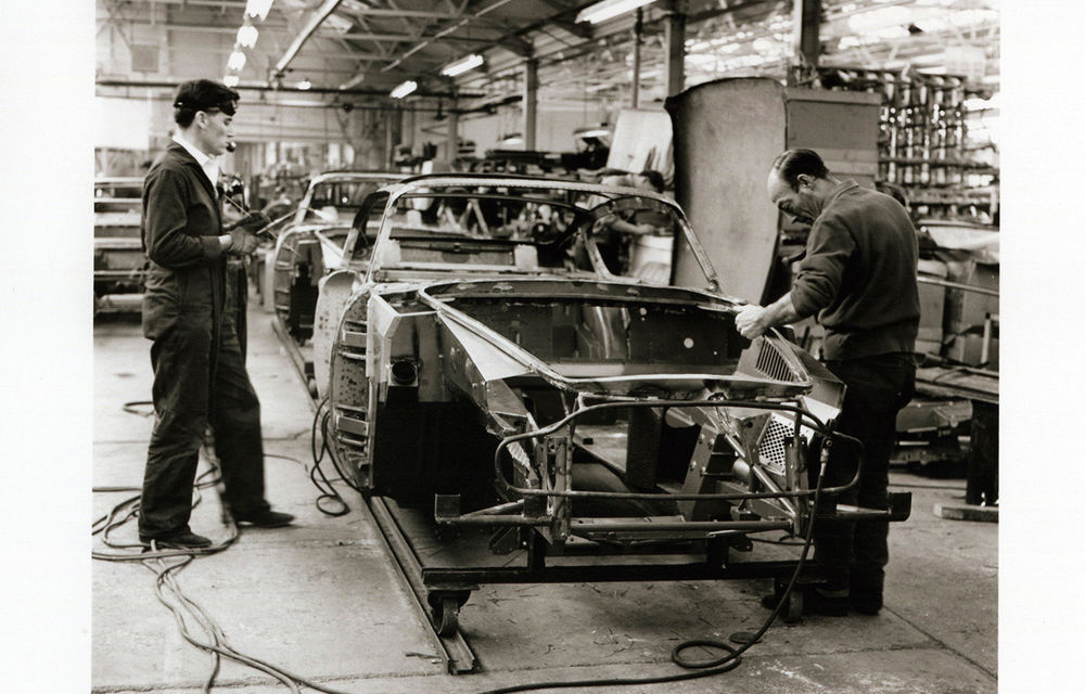 POVEŞTI AUTO: 100 de ani de Aston Martin - între faliment şi One-77 - Poza 25