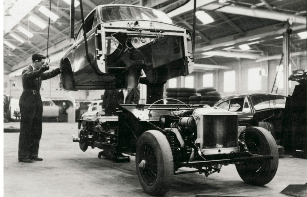 POVEŞTI AUTO: 100 de ani de Aston Martin - între faliment şi One-77 - Poza 26