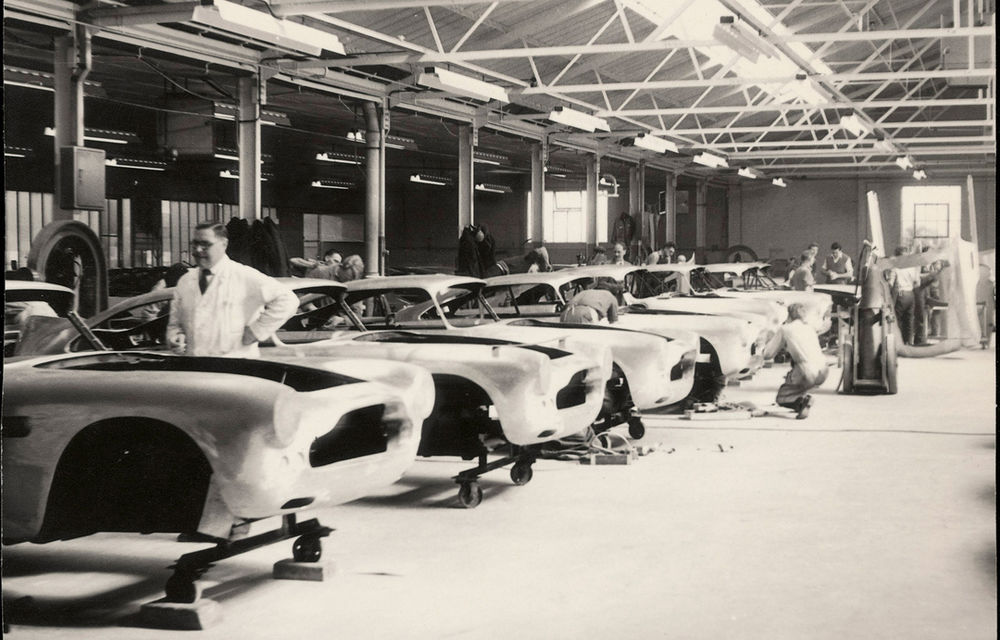 POVEŞTI AUTO: 100 de ani de Aston Martin - între faliment şi One-77 - Poza 23