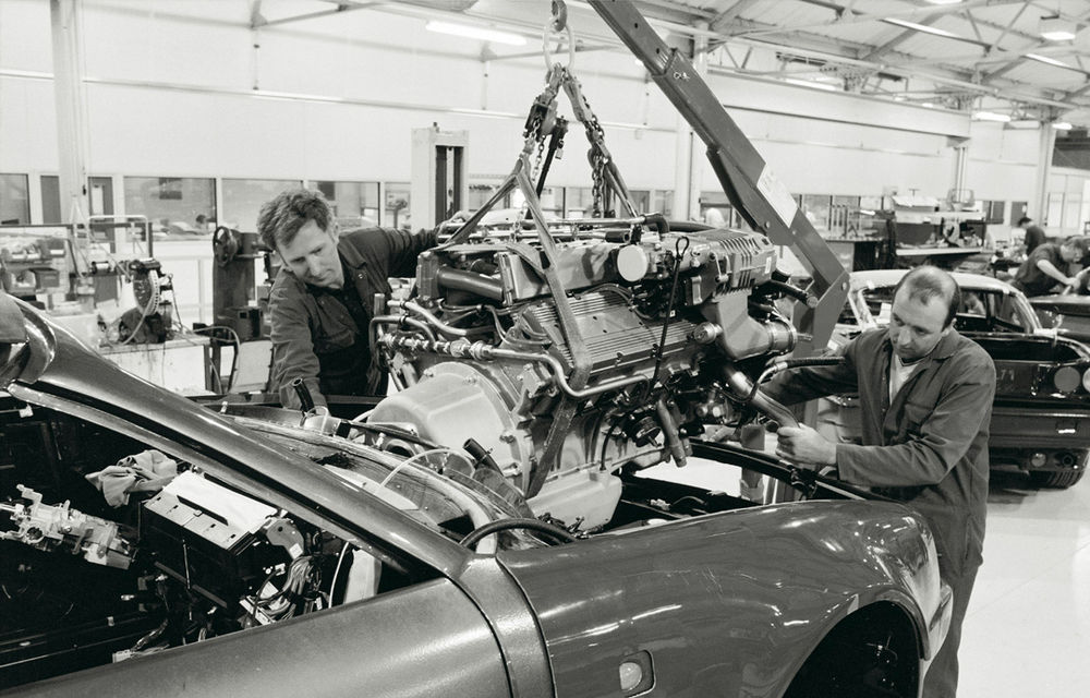 POVEŞTI AUTO: 100 de ani de Aston Martin - între faliment şi One-77 - Poza 21