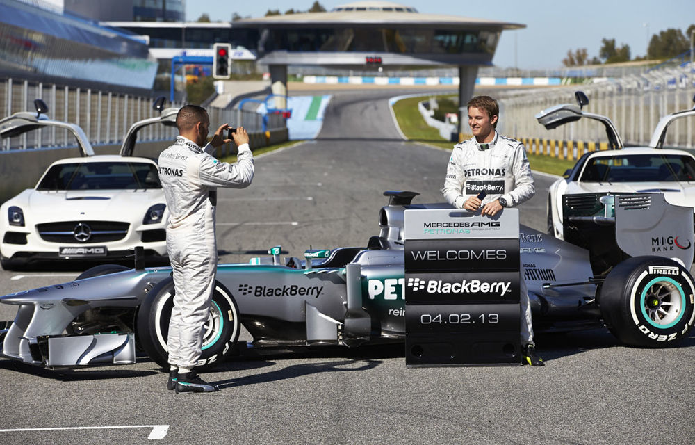 GALERIE FOTO şi VIDEO: Noul monopost Mercedes pentru sezonul 2013 - Poza 11