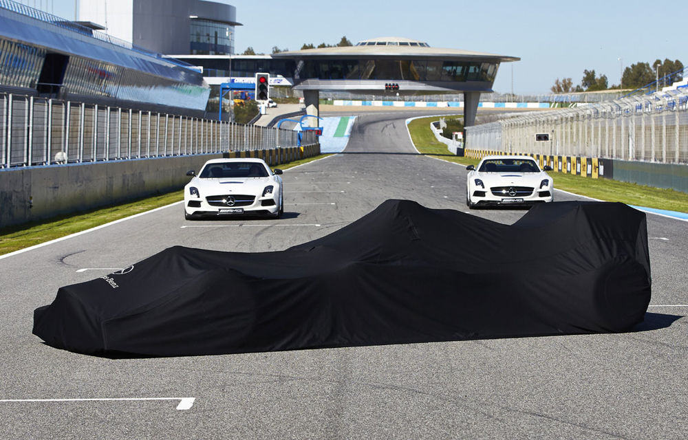 GALERIE FOTO şi VIDEO: Noul monopost Mercedes pentru sezonul 2013 - Poza 12
