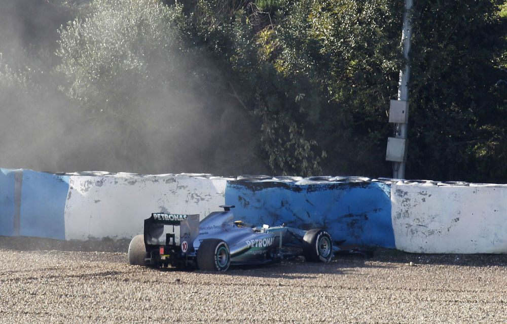 VIDEO: Hamilton, accident la Jerez din cauza unei defecţiuni la frâne - Poza 1