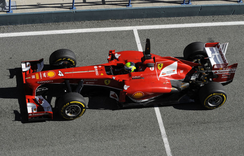 Prima defecţiune tehnică pentru Ferrari: fum puternic la sistemul de evacuare - Poza 1