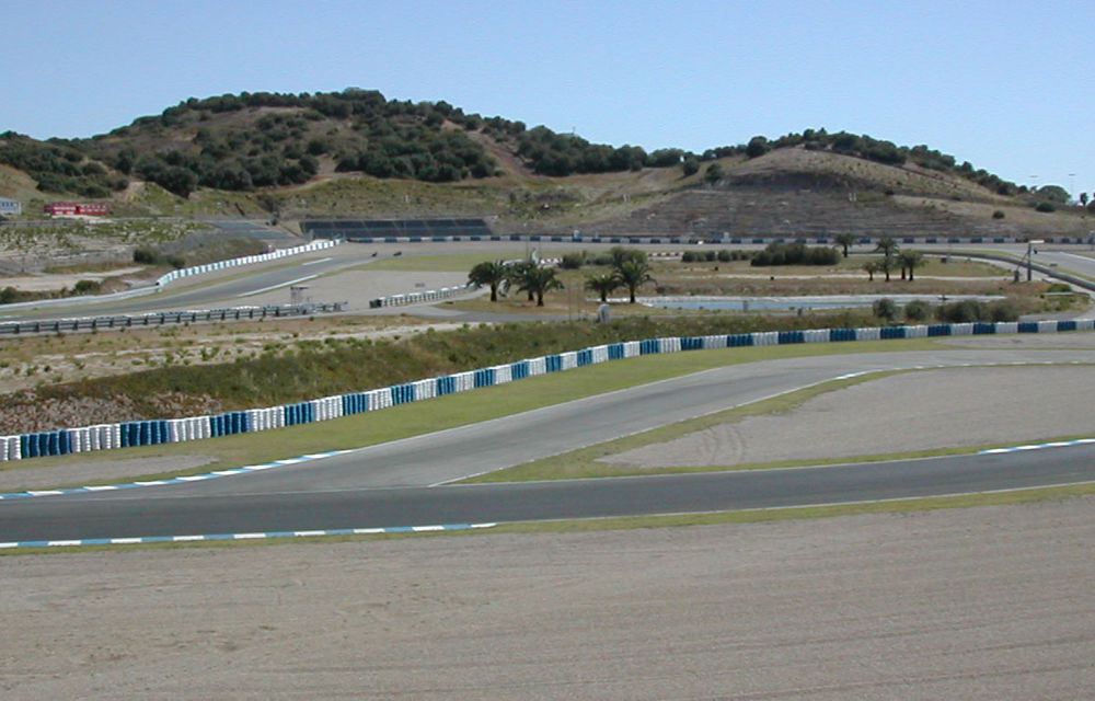 Pirelli: &quot;Jerez este un circuit irelevant pentru înţelegerea comportamentului pneurilor&quot; - Poza 1