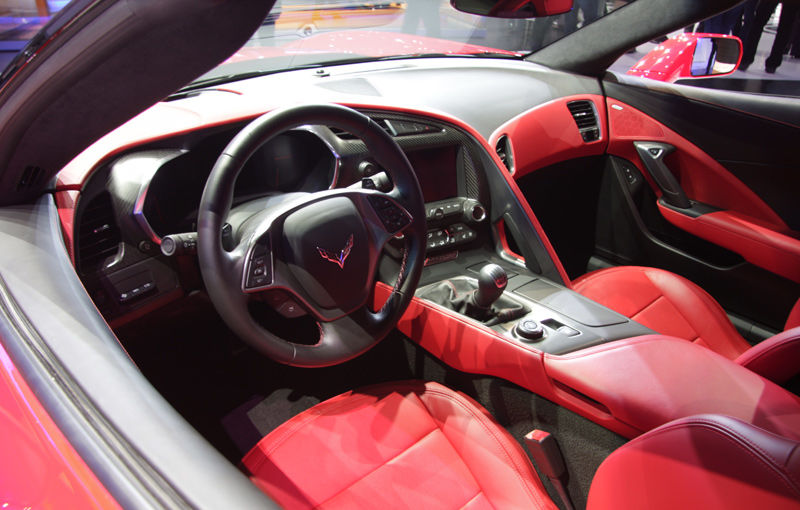 GENEVA 2013 LIVE: Standul Chevrolet are noul Corvette Stingray Convertible drept piesă de rezistență - Poza 13