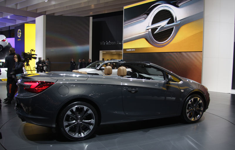 GENEVA 2013 LIVE: Opel Cascada a pozat topless la standul german - Poza 6