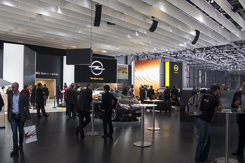 REPORTAJ GENEVA 2013: Atmosferă relaxată la standul Opel - Poza 3