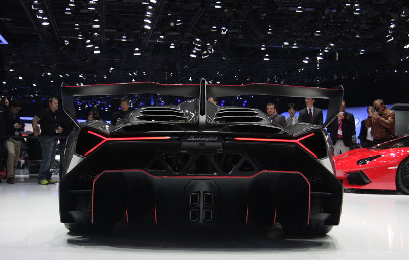 GENEVA 2013 LIVE: Lamborghini Veneno a șocat audiența cu designul futurist - Poza 14