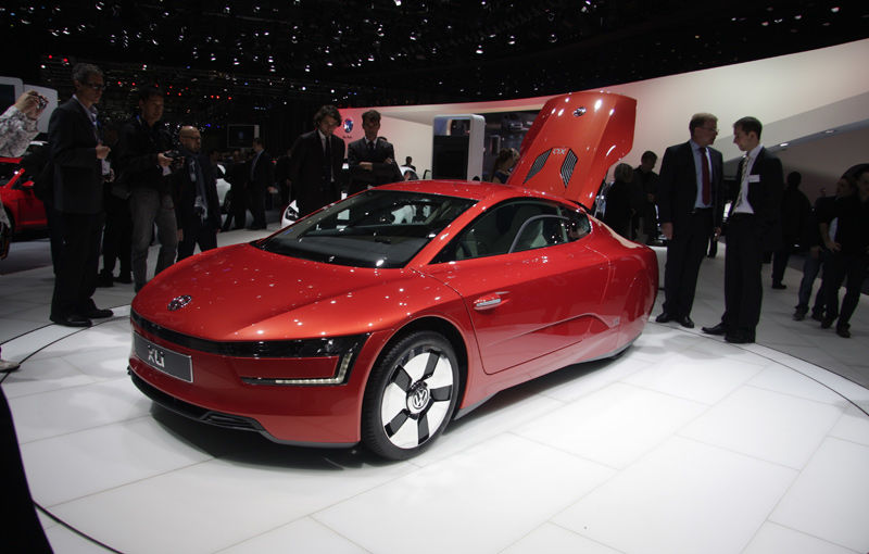 GENEVA 2013 LIVE: Volkswagen XL1 în variantă de serie este prezent la Geneva - Poza 5