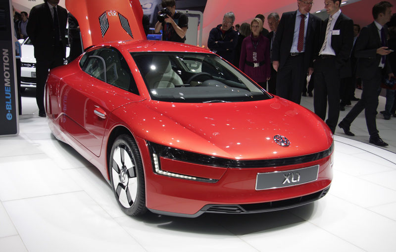 GENEVA 2013 LIVE: Volkswagen XL1 în variantă de serie este prezent la Geneva - Poza 2