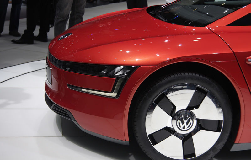 GENEVA 2013 LIVE: Volkswagen XL1 în variantă de serie este prezent la Geneva - Poza 7