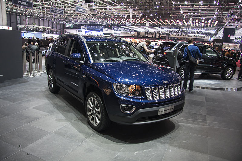 GENEVA 2013 LIVE: Jeep a adus și Compass facelift pentru a-i ține de urât lui Grand Cherokee - Poza 1