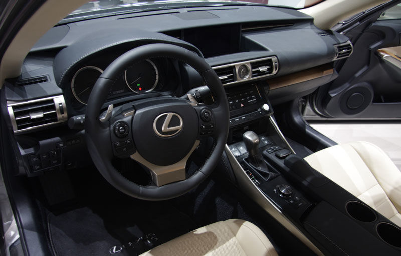 GENEVA 2013 LIVE: Lexus IS a ajuns și în Europa și și-a privit în ochi rivalii germani - Poza 10