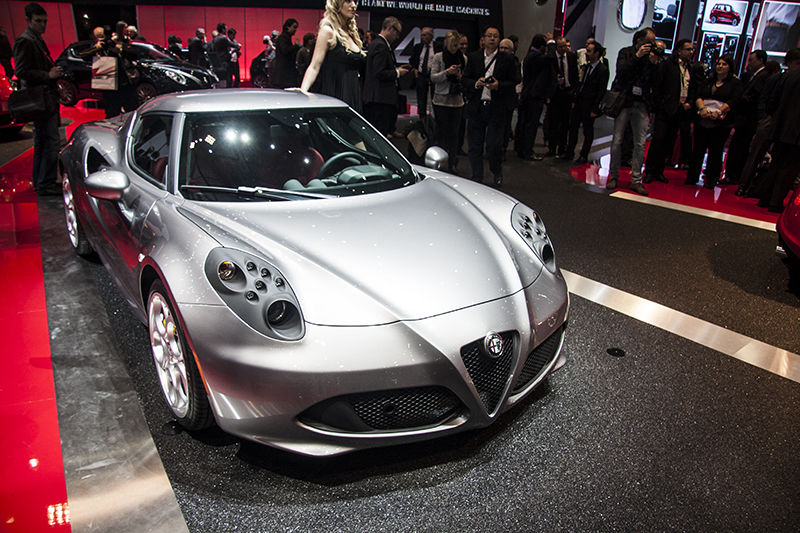 GENEVA 2013 LIVE: Alfa Romeo 4C - atracția sport din standul italian - Poza 4