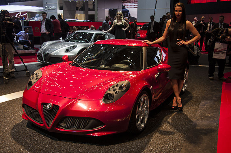 GENEVA 2013 LIVE: Alfa Romeo 4C - atracția sport din standul italian - Poza 1