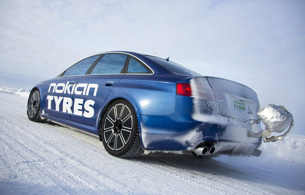Nokian a doborât recordul de viteză pe gheaţă atingând 336 km/oră cu un Audi RS6 - Poza 4