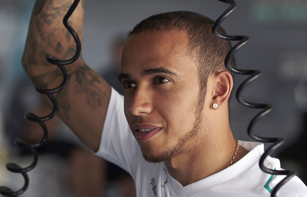 Hamilton neagă că a vrut să semneze cu Red Bull - Poza 1