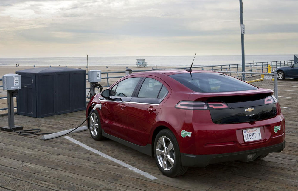 Clienţii lui Chevrolet Volt parcurg peste 1400 de kilometri între plinurile de benzină - Poza 1
