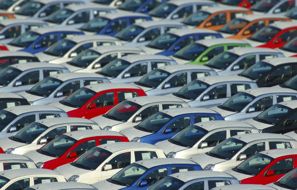 Europa: piaţa auto a scăzut cu 10% în primele trei luni ale anului. România scade, Dacia creşte - Poza 1