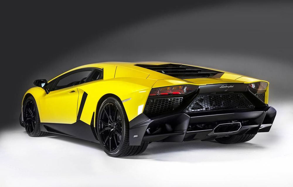 Lamborghini Aventador 50 Anniversario Edition - supercarul care celebrează 50 de ani de Lamborghini - Poza 6