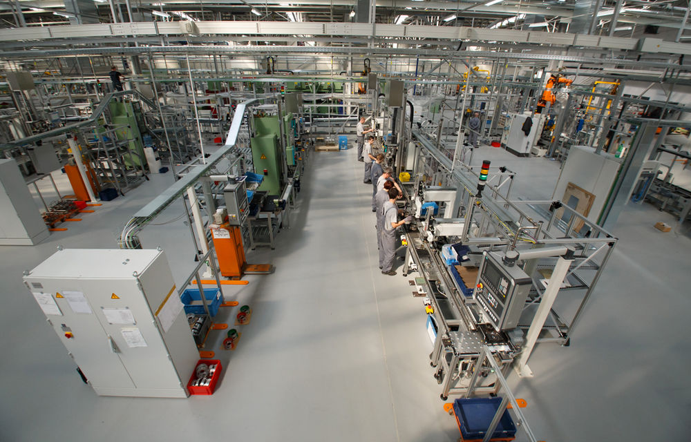Daimler va investi 300 de milioane de euro pentru a-şi extinde fabrica de la Sebeş - Poza 1