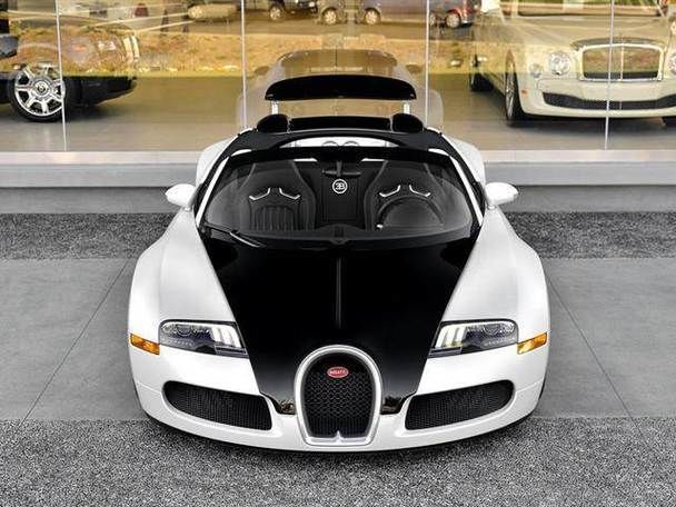 Bugatti Veyron Grand Sport Blanc Noir, pus la vânzare pentru 1.99 milioane de dolari - Poza 3