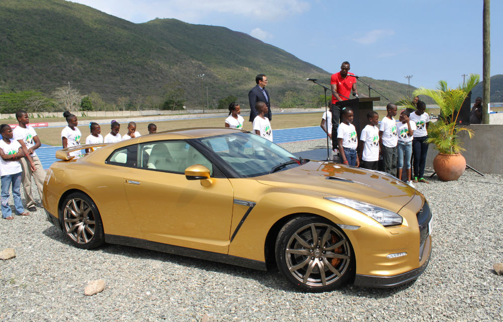 Usain Bolt a primit un Nissan GT-R personalizat - Poza 7