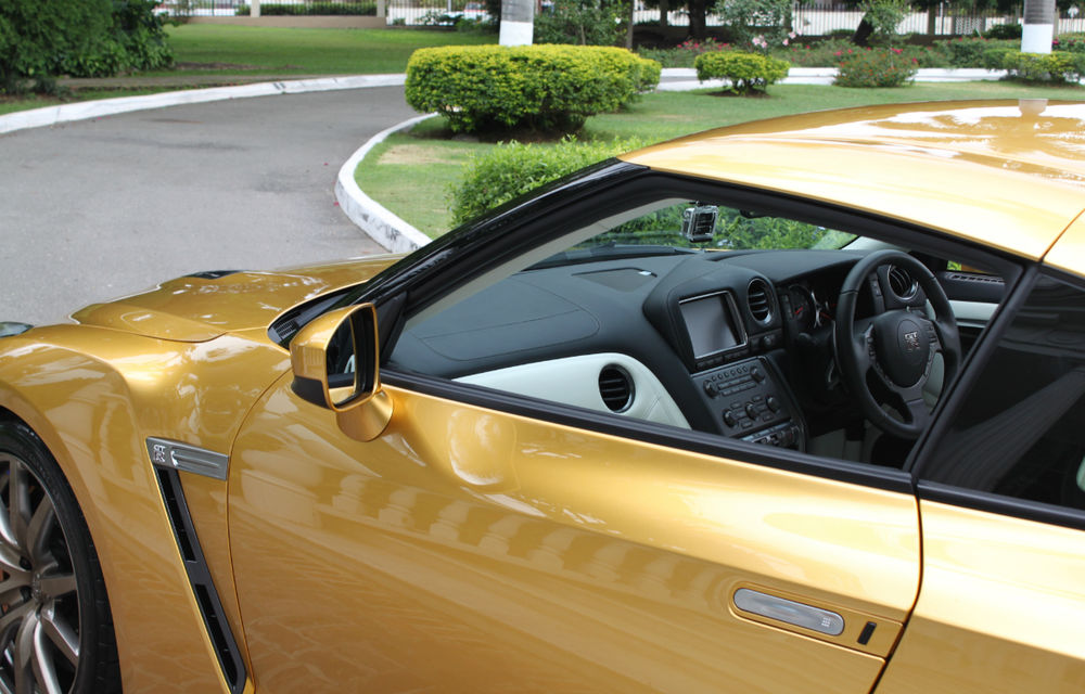 Usain Bolt a primit un Nissan GT-R personalizat - Poza 3