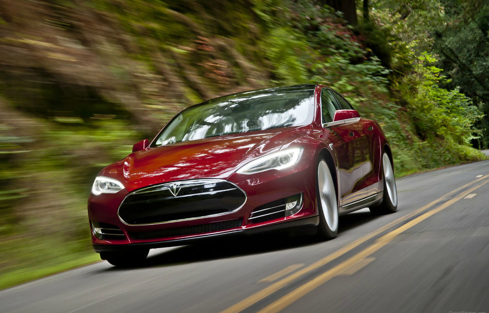 Tesla ia în considerare un sistem de conducere autonom - Poza 1