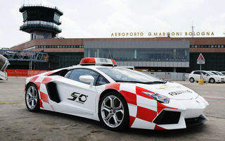 Lamborghini Aventador îşi ia un ”job” temporar la Aeroportul din Bologna