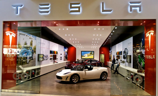 SUA: O prevedere legală i-ar putea împiedica pe cei de la Tesla să mai vândă maşini fără reţea de dealeri - Poza 1