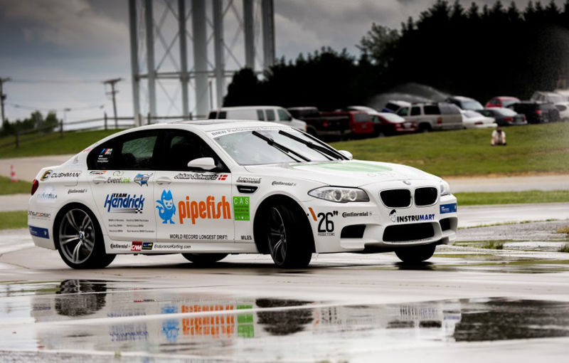 Recordul mondial la drift continuu a fost doborât de un BMW M5: 82.5 kilometri fără oprire! - Poza 1