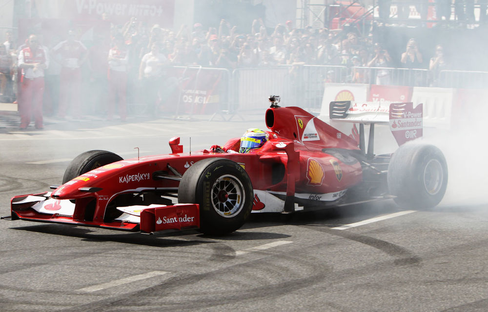 VIDEO: Massa a făcut o demonstraţie de Formula 1 la Varşovia - Poza 1