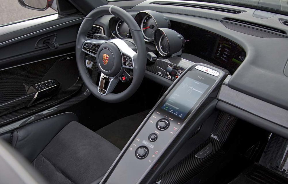 Noi detalii despre Porsche 918 Spyder: preţ de plecare 650.000 de euro, 2.8 secunde pentru 0-100 km/h - Poza 4