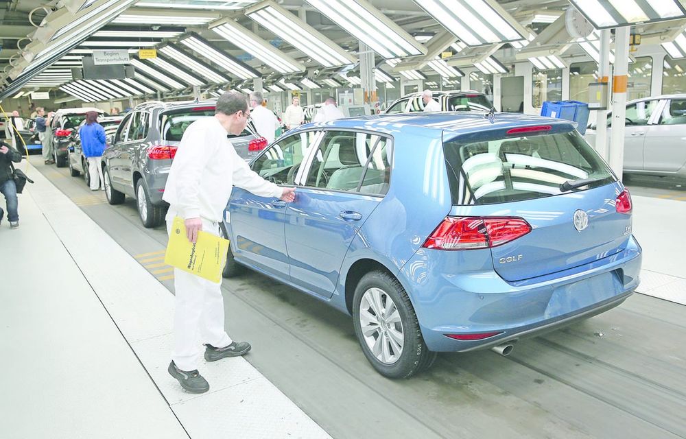 102.000 angajaţi germani ai VW Group vor primi creşteri salariale de 5.7% - Poza 1
