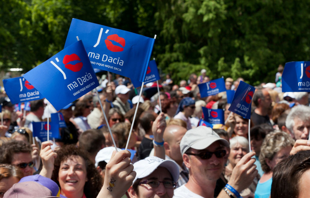 Franţa: 8.000 persoane s-au înscris la picnicul Dacia - Poza 2