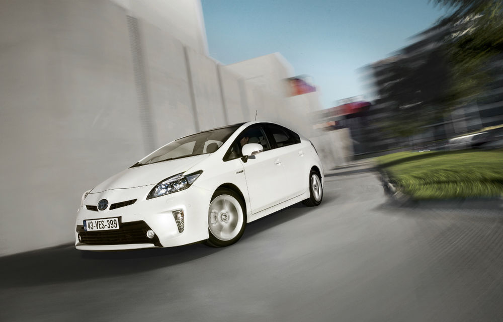 Următoarea generaţie a lui Toyota Prius păstrează design-ul şi primeşte un interior nou - Poza 1