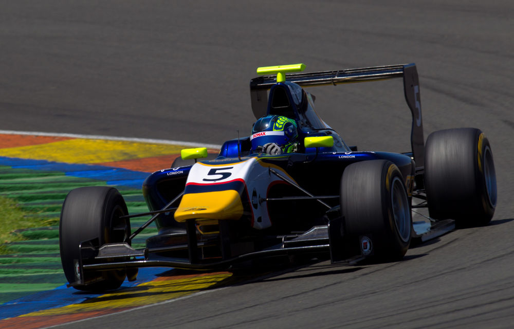 Robert Vişoiu a câştigat a doua cursă de GP3 de la Valencia - Poza 7