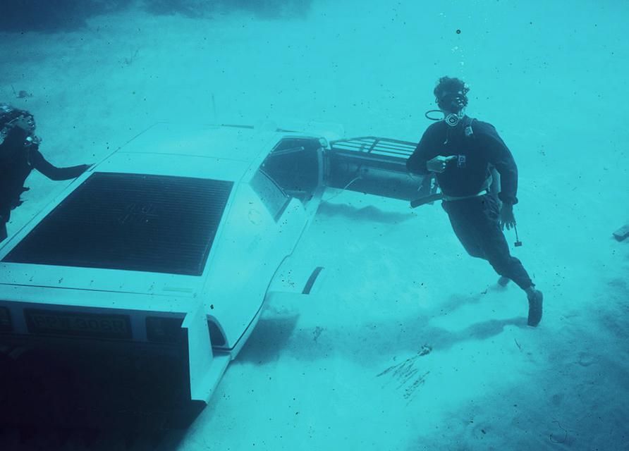 Licitaţie pentru Lotus-ul Esprit transformat în submarin în filmul James Bond - Poza 4