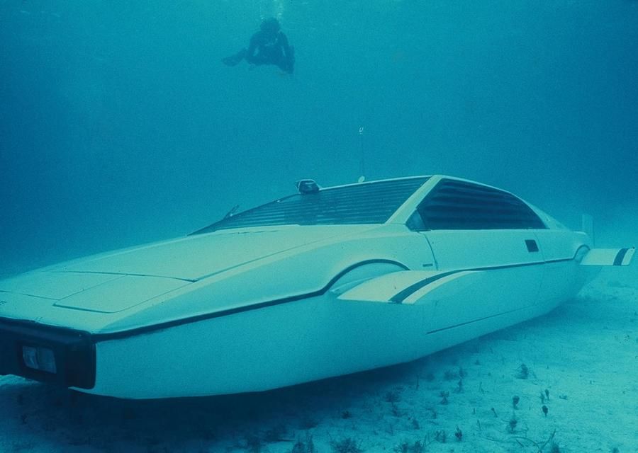 Licitaţie pentru Lotus-ul Esprit transformat în submarin în filmul James Bond - Poza 3