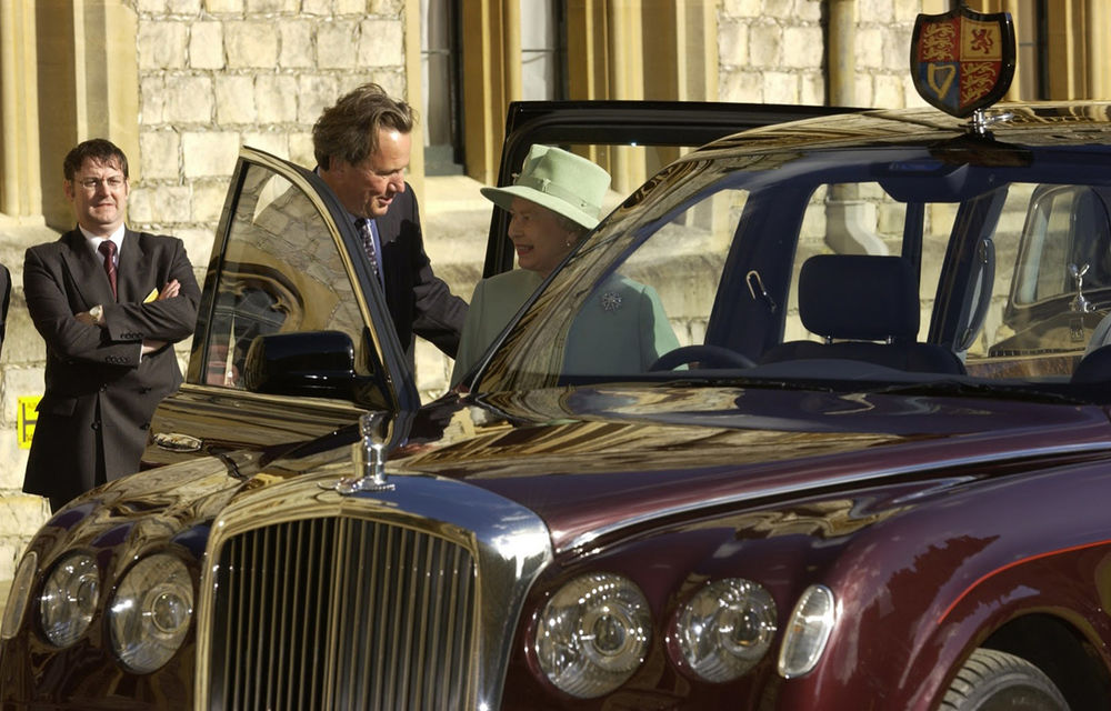 Limuzina Bentley folosită de Regina Marii Britanii va fi expusă pentru publicul larg - Poza 2