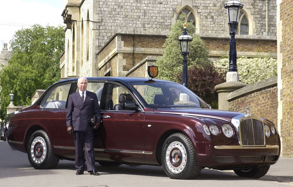 Limuzina Bentley folosită de Regina Marii Britanii va fi expusă pentru publicul larg - Poza 3