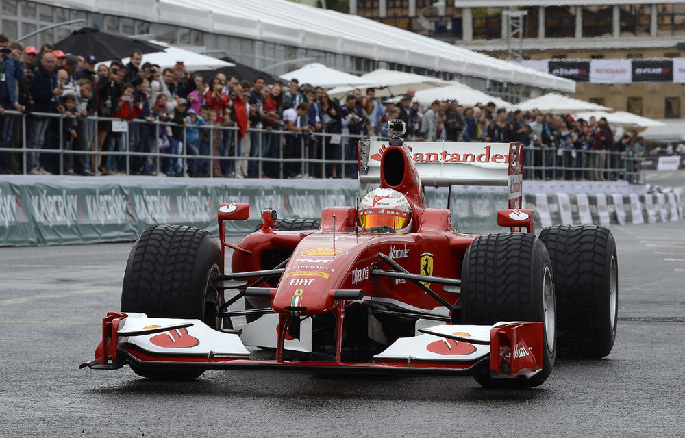 VIDEO: Kobayashi a făcut accident la Moscova cu un monopost Ferrari - Poza 1