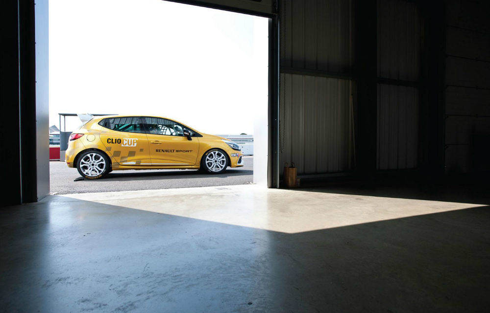 Renault Clio Cup, primele imagini şi informaţii ale versiunii de competiţie a lui Clio RS - Poza 3