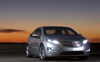 Şeful GM: "Viitorul Chevrolet Volt va avea o autonomie electrică de 100 km"