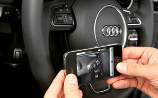 Audi prezintă un înlocuitor pentru manualul maşinii - o aplicaţie de smartphone