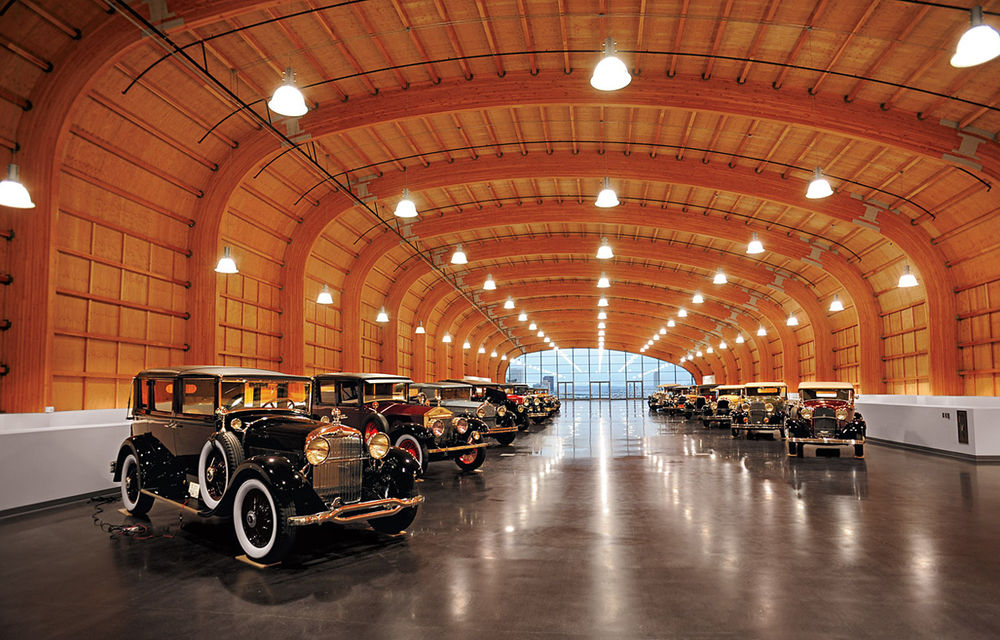 Aflat în faliment, orașul Detroit își vinde colecția muzeală de mașini - Poza 1